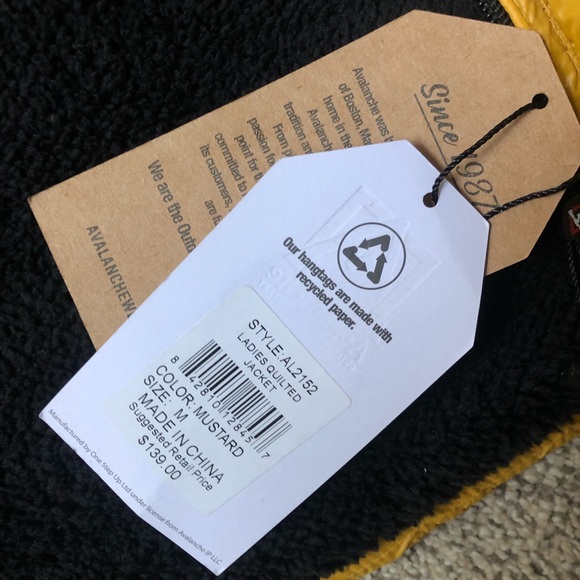 NWT Avalanche Puffer with Sherpa Lining - Picture 7 of 7